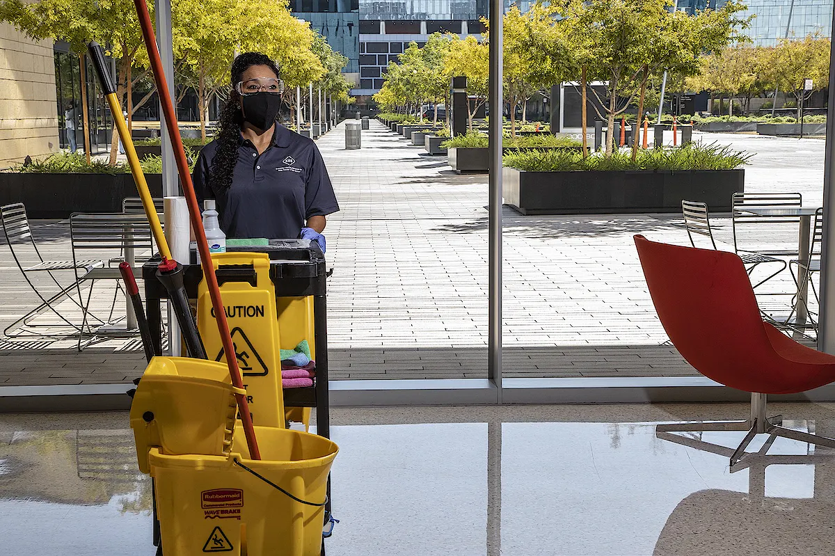 Photo by Radu Florin